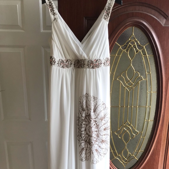 Robbie Bee Dresses & Skirts - Chiffon maxi dress with beautiful design